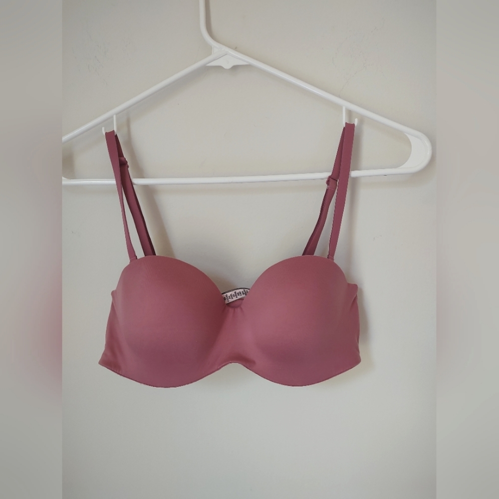 VS Wear Anywhere Strapless Bra